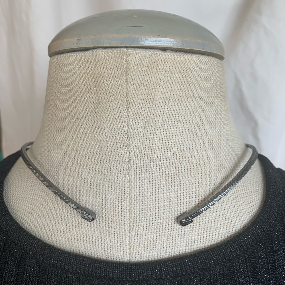 Necklace - Picture 2 of 4